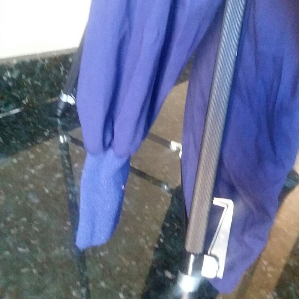 Scrub Top - Picture 3 of 9